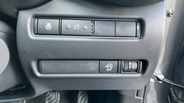 Nissan Juke 1.0 DiG-T N-Connecta 5dr Petrol Hatchback